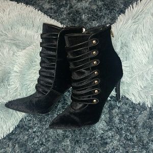 GUESS Dilyan Velvet Bootie